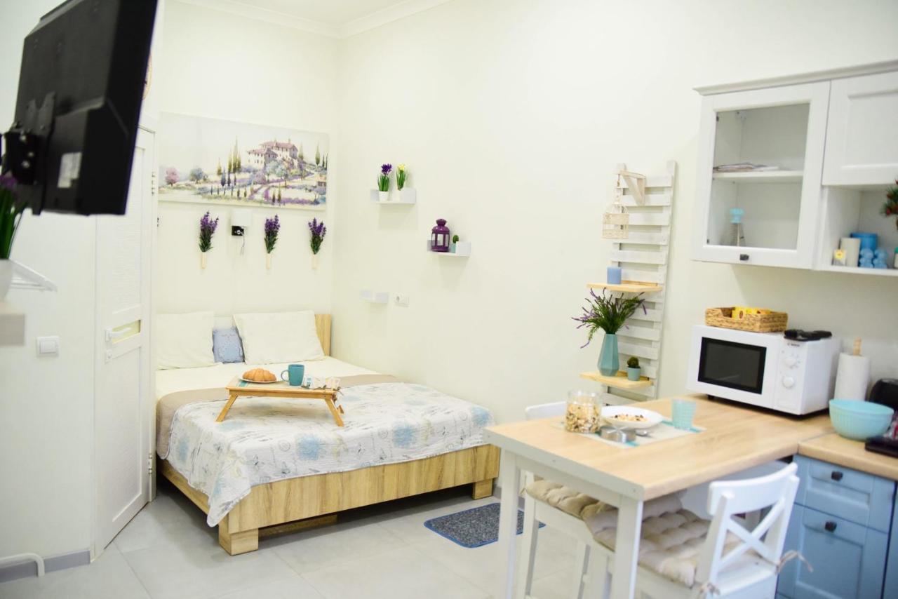 Sweet Apartment Near Center Lviv Bagian luar foto